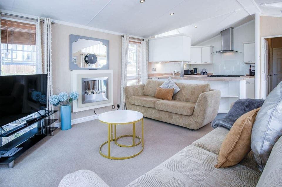 5 Manor Lodge - 2 Bedroom Lodge - Pendine (19236)