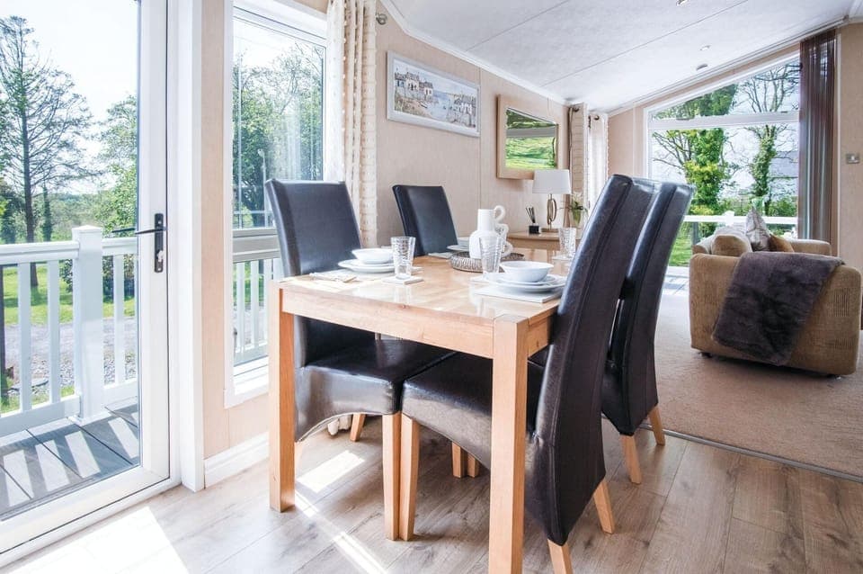 5 Manor Lodge - 2 Bedroom Lodge - Pendine (19233)