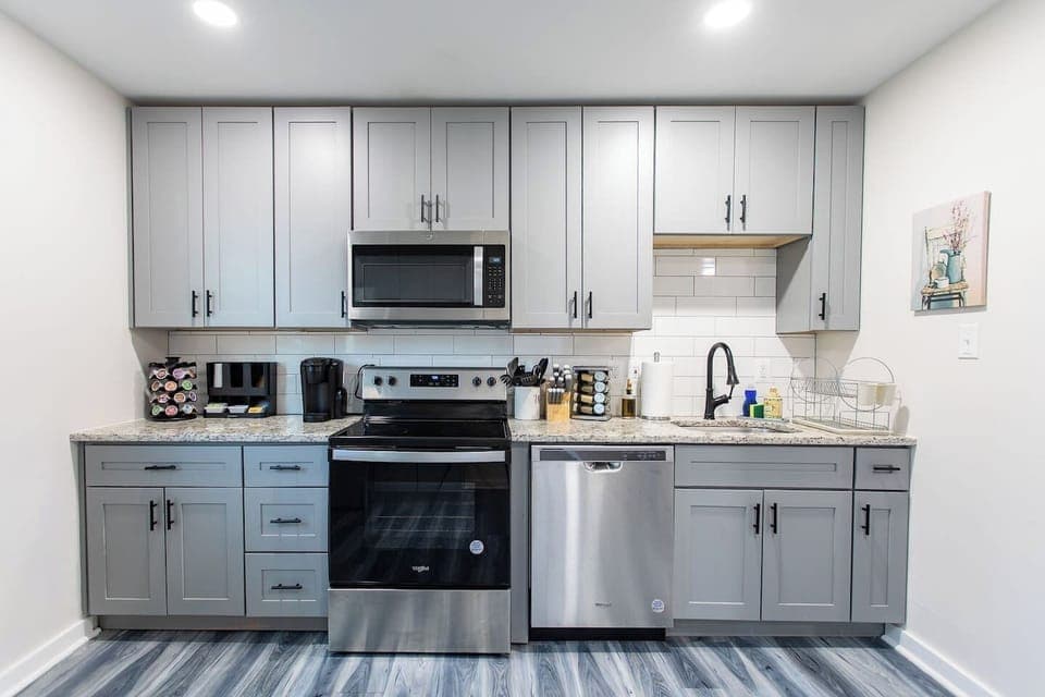 Prep and cook your best culinary creations in the fully equipped kitchen with all the standard major appliances – refrigerator, stove/oven, microwave, and dishwasher.