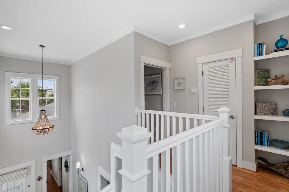 Salty Seagull - Seacrest - Second Floor - Hallway