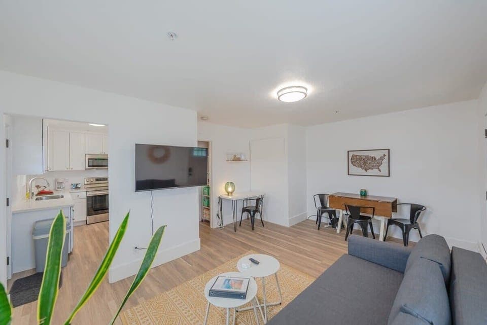 #StayinMyDistrict #CypressCottage #BookDirect