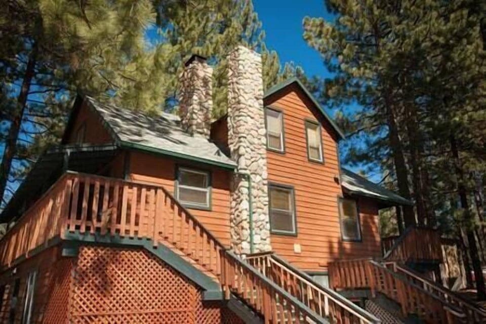 Beautiful 5 Bedroom Cabin on the property of the 3 Peaks Resort & Beach Club in South Lake Tahoe. 