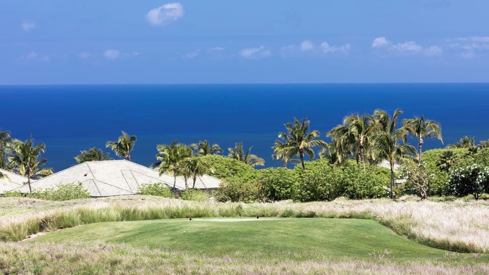 Overlooking Hapuna 8th fairway with the pacific ocean in the background.