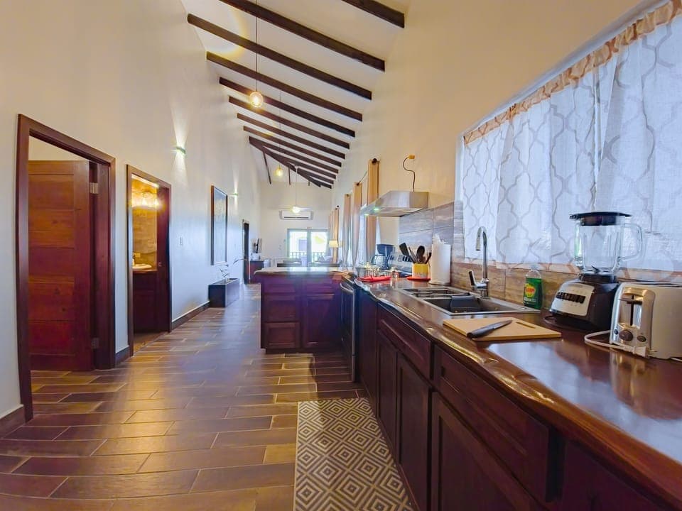 KITCHEN AREA