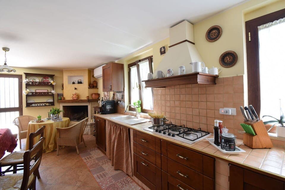 Autumn, Kitchen, Living Room, Spring, Summer