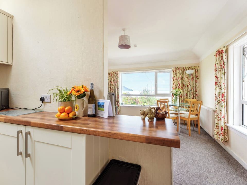 Kitchen | Carraig Dhubh Cottage - Carraig Dhubh Cottages, Whiting Bay