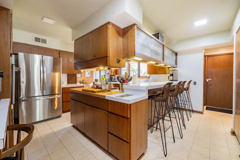 A spacious, gourmet kitchen that’s perfect for preparing meals or enjoying casual snacks.