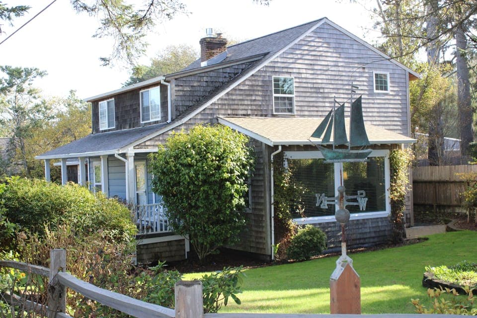 McRae House Exterior and Yard - McRae House exterior and yard.