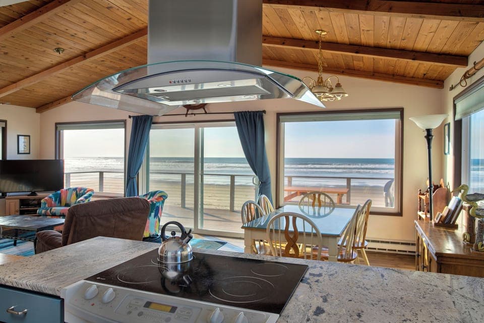 Isabel House Dining Area and View From the Kitchen - Dining area and view from the kitchen.