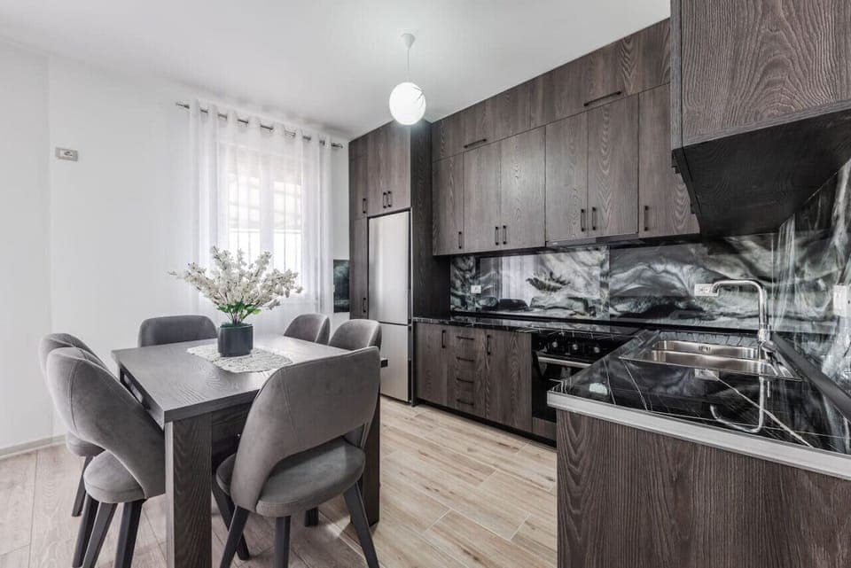 Fully-Equipped Kitchen & Dining Area