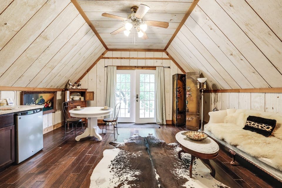 Studio | Free WiFi | Central A/C | Electric Heat