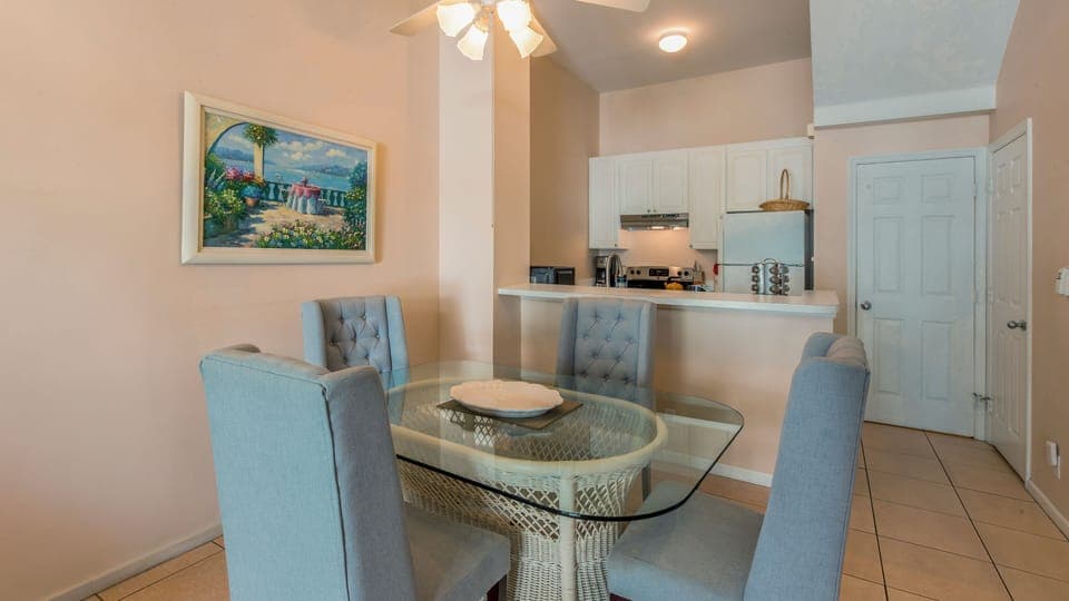 Living / Dining Area