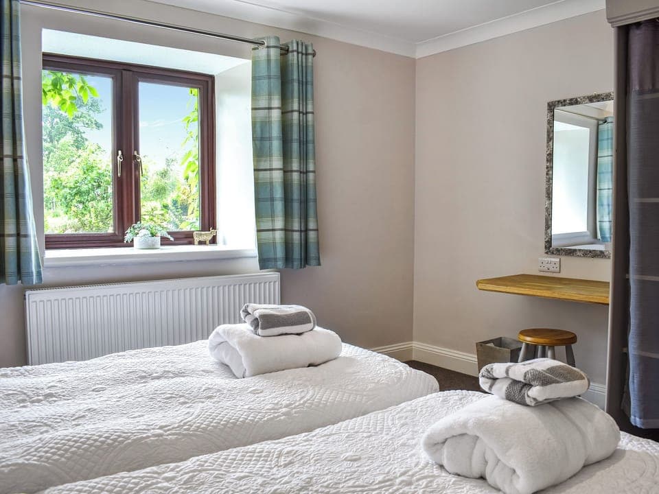 Twin bedroom | The Granary - Irton House Farm, Isel near Cockermouth, Lake District