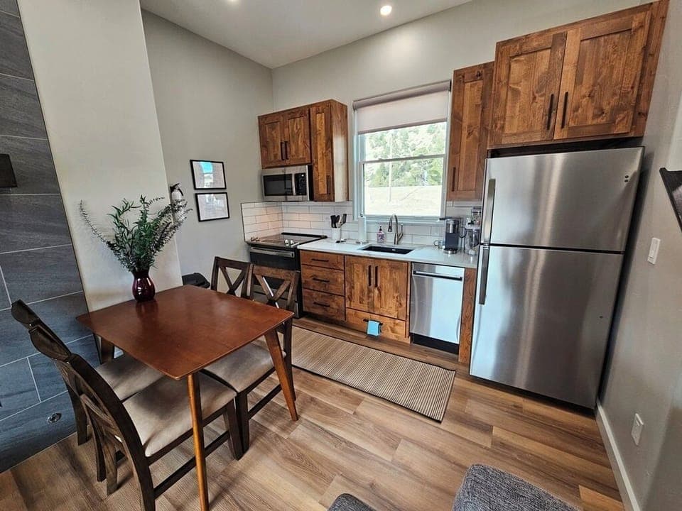 Kitchen / Dining