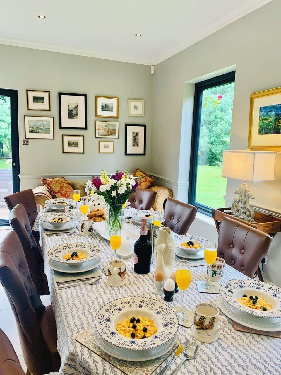 Kitchen dinning table