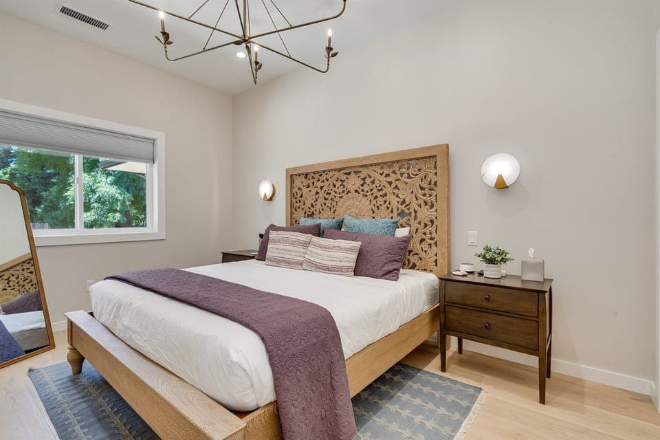 The Boho Room: Guest Bed w/ King #3