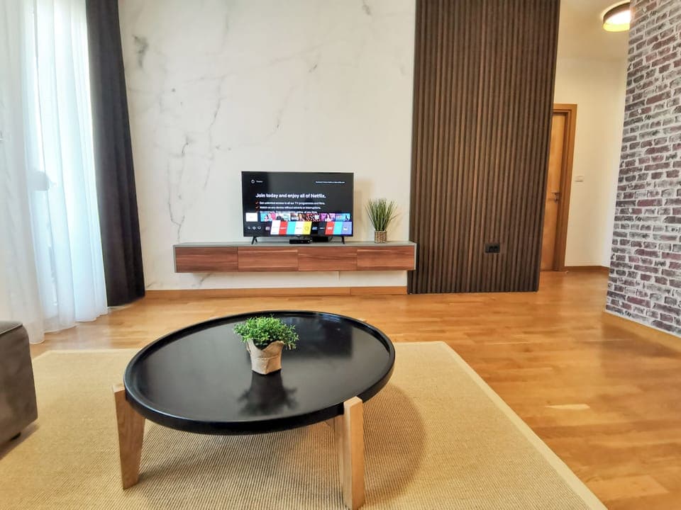 74e94787-0023-439e-a6f8-8f9e793d5e78