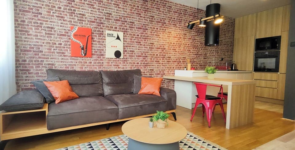 3bd30f95-1312-4f4c-ab66-d6b50c3c8631