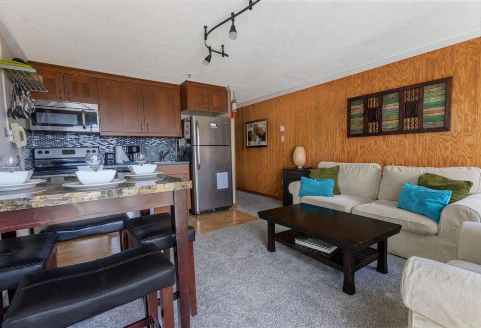 Experience Mountain Lodge 340—perfectly situated with incredible views for a memorable stay!