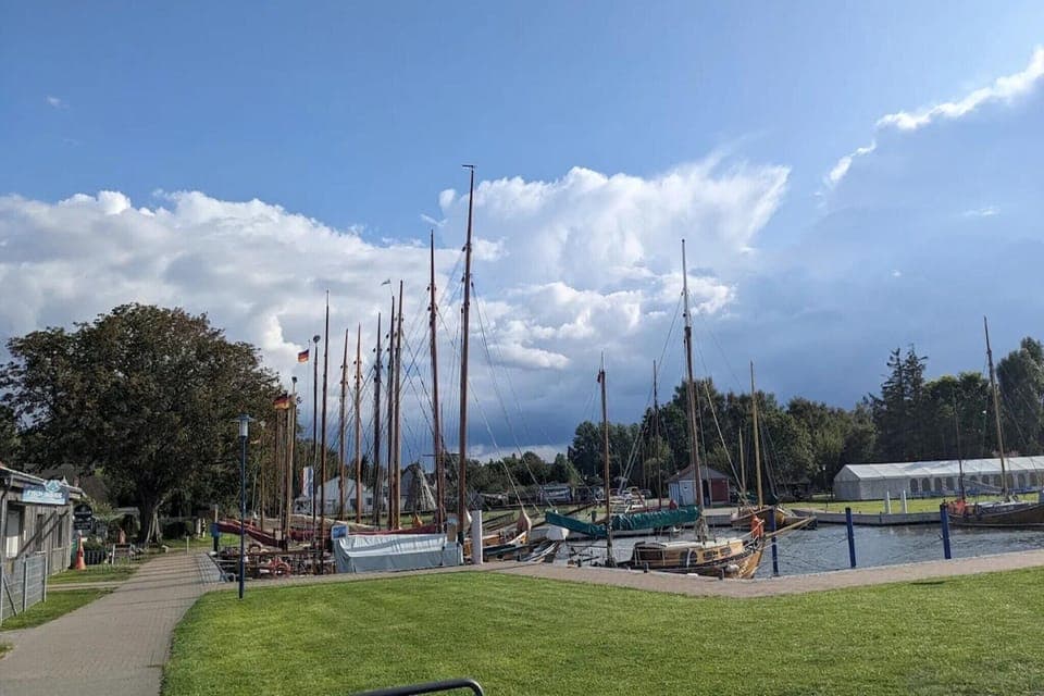 Surroundings [summer] (1-5 km)