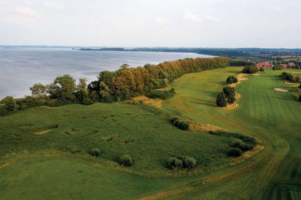 Surroundings [summer] (1-5 km)