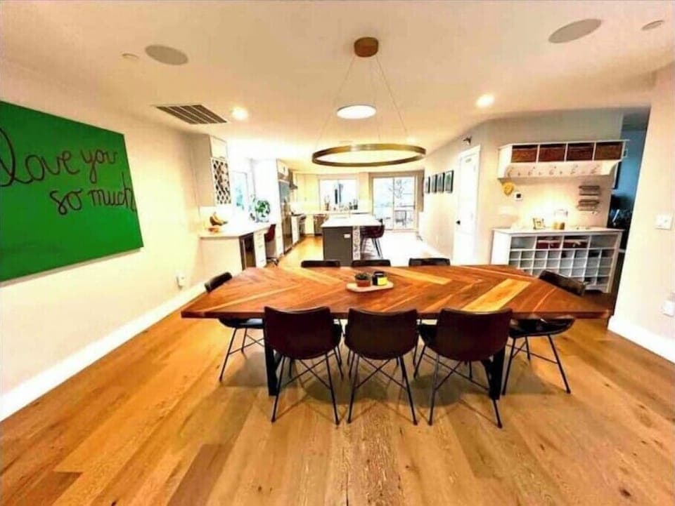 Dining room connected to Kitche.