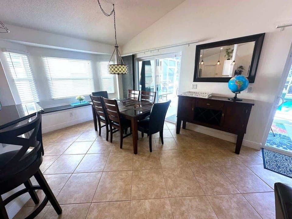 2113MAC - Dining Room.jpeg