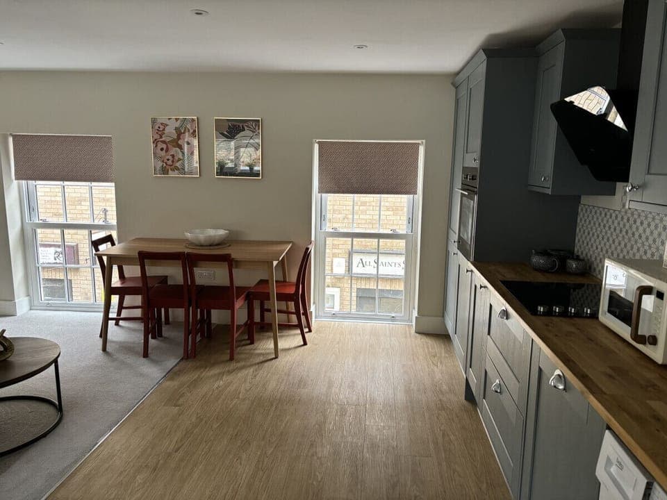 kitchen/ dining area
