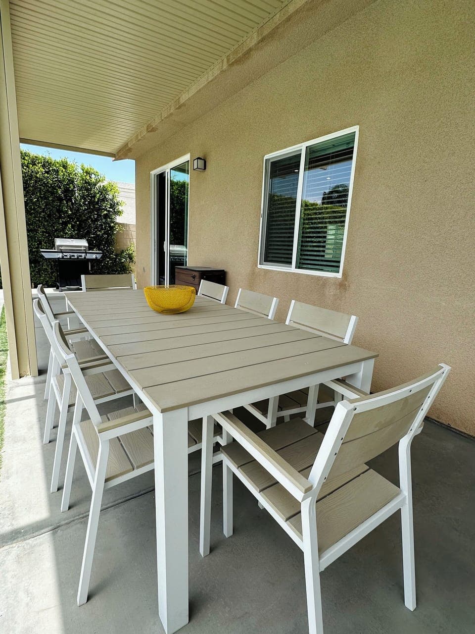 Outdoor dining