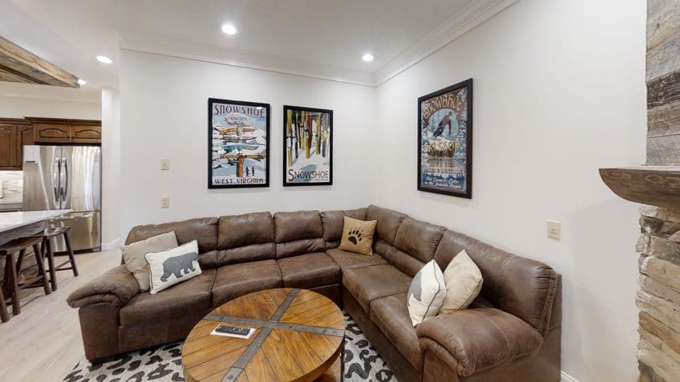Home Decor, Furniture, Indoors, Living Room, Couch
