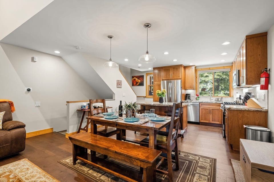 Gold Bend Getaway Dining Table