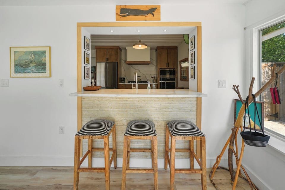 Sunroom Dining Bar