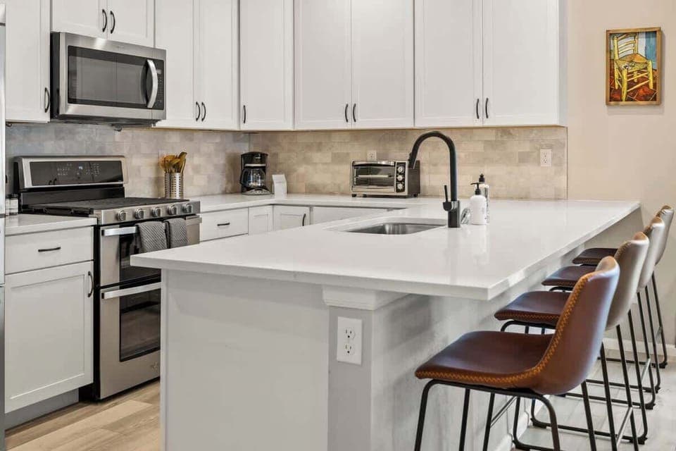 Kitchen with seating