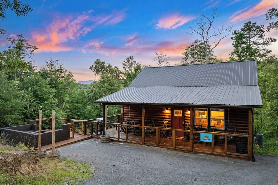 Welcome to Pinecone Hideaway!