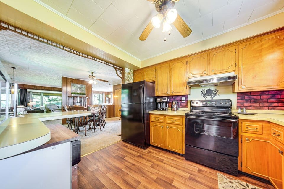 Kitchen | Cooking Basics | Keurig Coffee Maker | Kettle | Dishwasher | 1st Floor