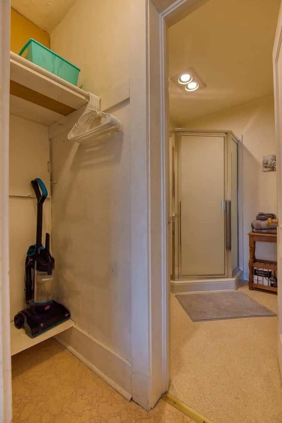 #StayinMyDistrict Downtown Coos Bay! Historical Heritage House Apartments. #BookDirect #StayinMyDistrict #HeritageHouseCoosBay