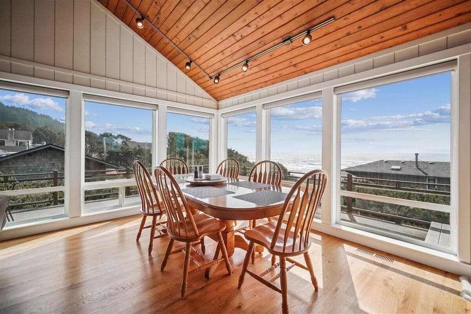 Dining Room at The Aerie