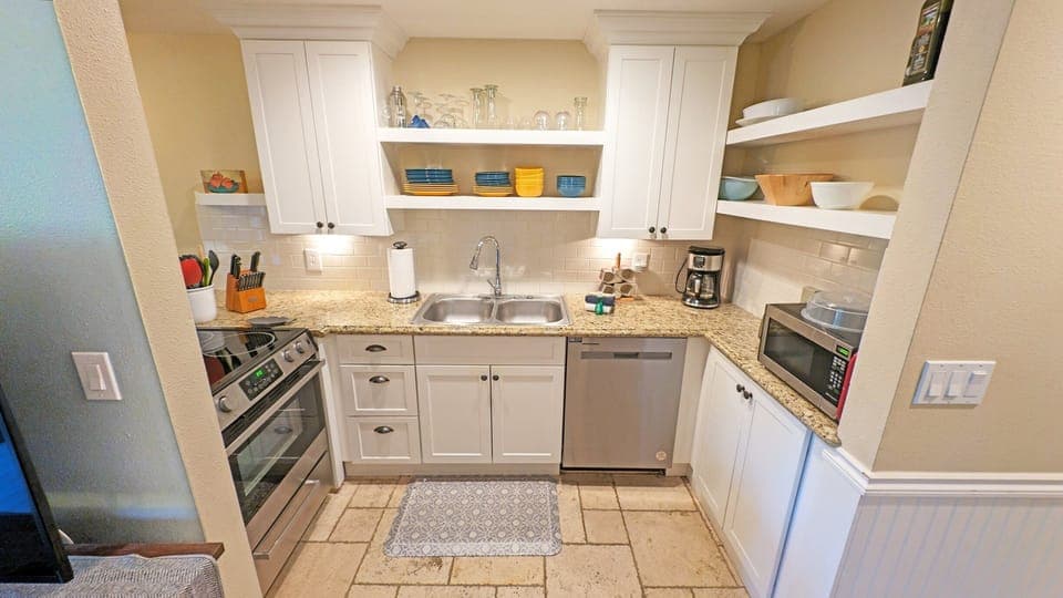 Abbot House 4 - Kitchen