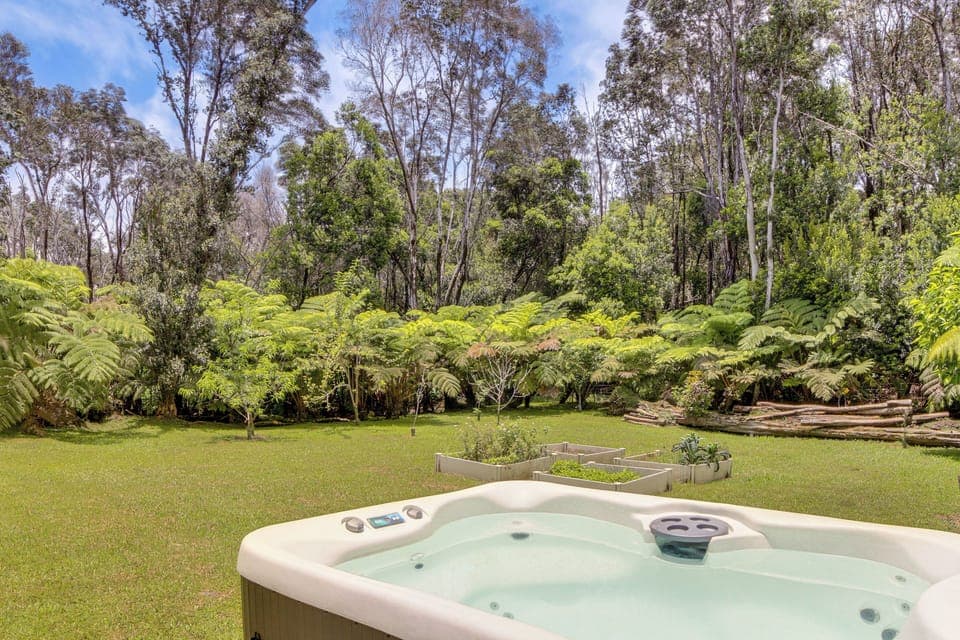 Volcano Vacation Rental | 1BR | 1BA | 530 Sq Ft | Steps Required