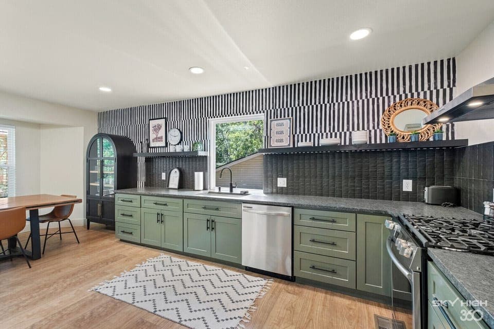 14 1203 NW 10th St Bentonville AR 72712 14 mls