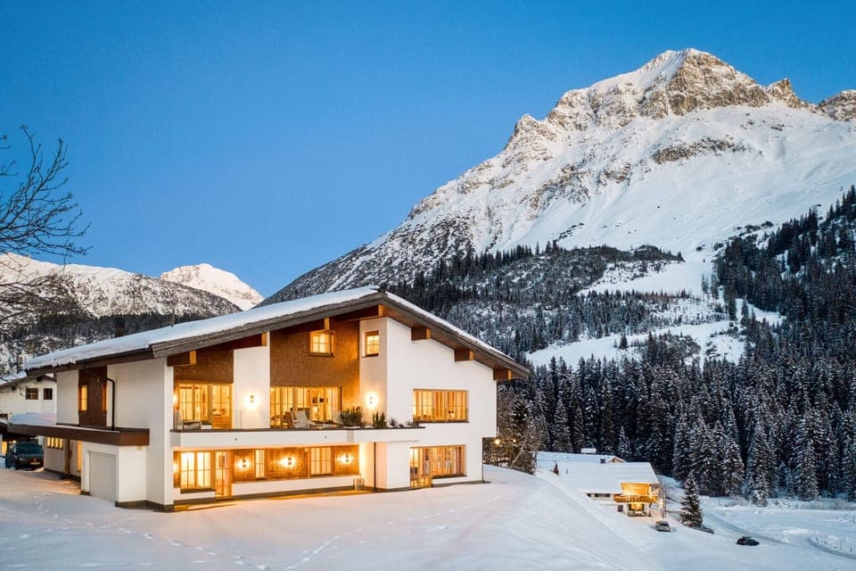 Exterior view in winter at Chalet Lilly - Luxury in Lech am Arlberg.