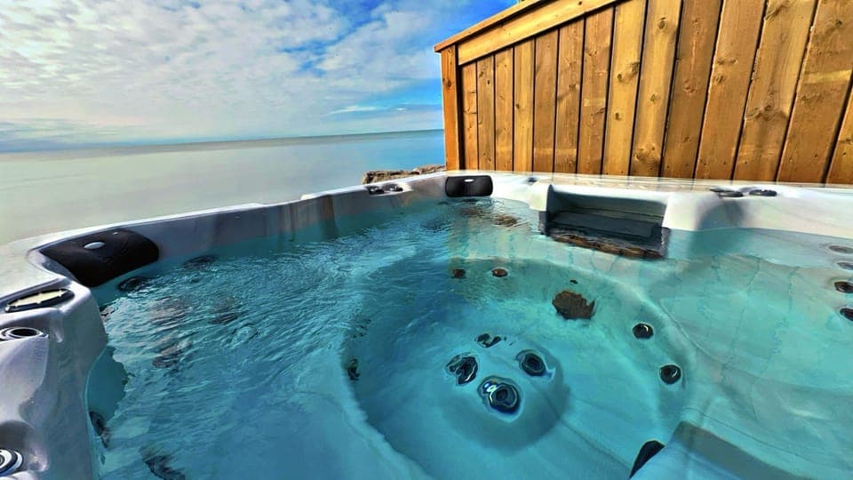 Year round lake view hot tub JUST ADDED!