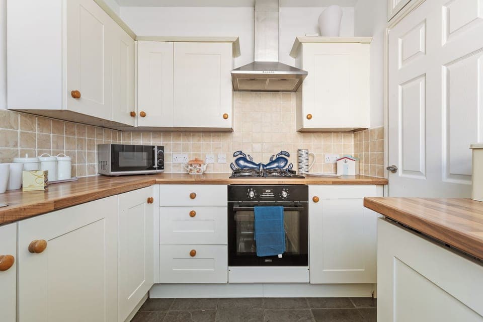 Close to town, beach and shops