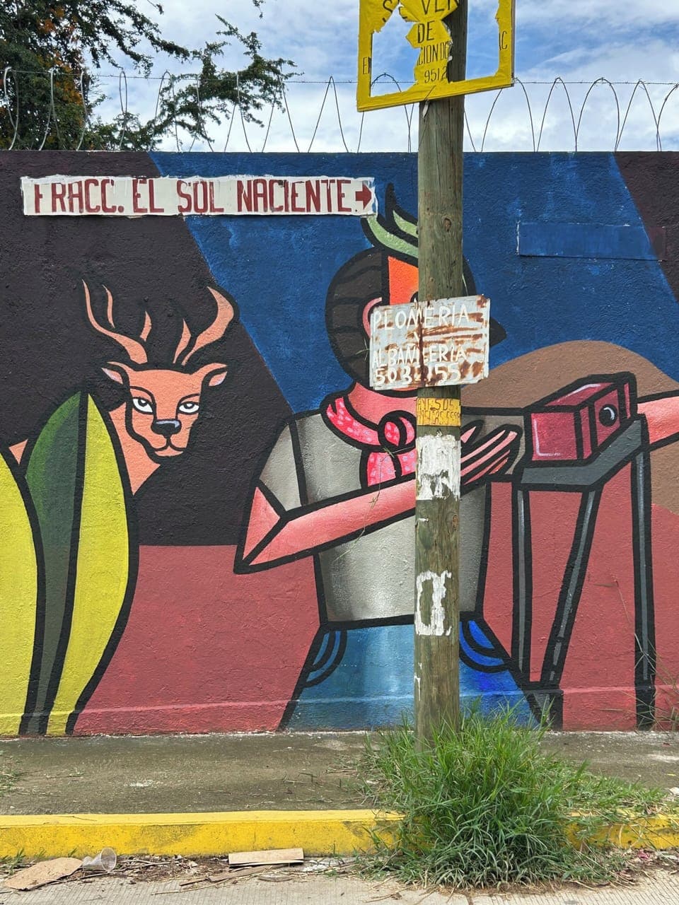 This is where you'll turn right to get to our compound. Go to end of street. 