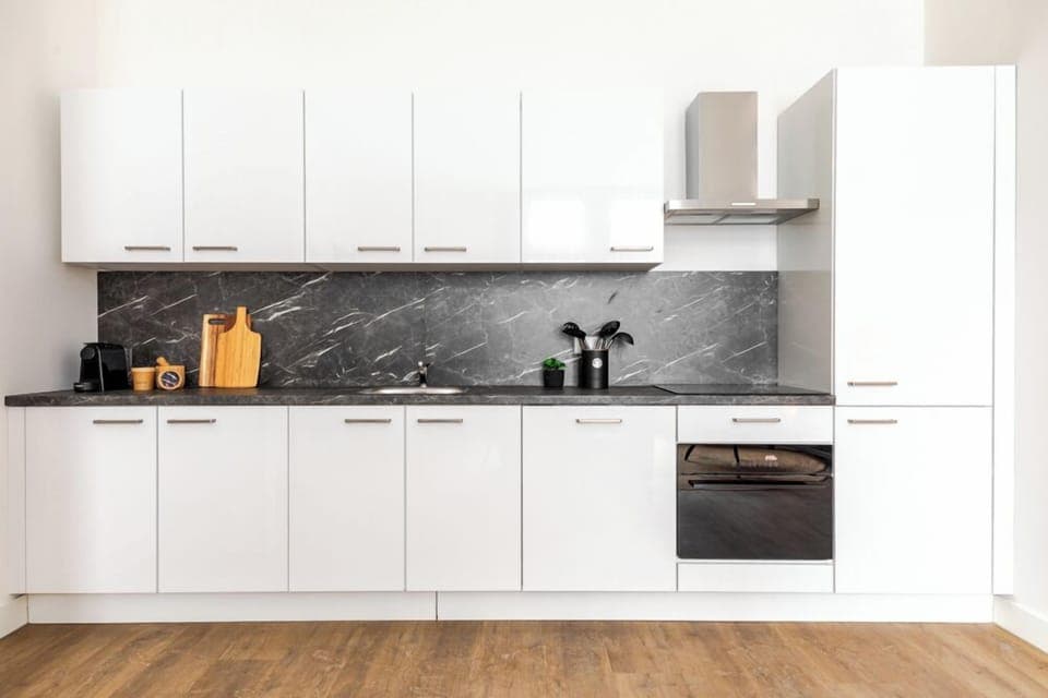 Perfect for University overnachten or Safaripark Beeksebergen overnachten – enjoy a soft bed in our stylish and goedkoop studio appartement Tilburg.