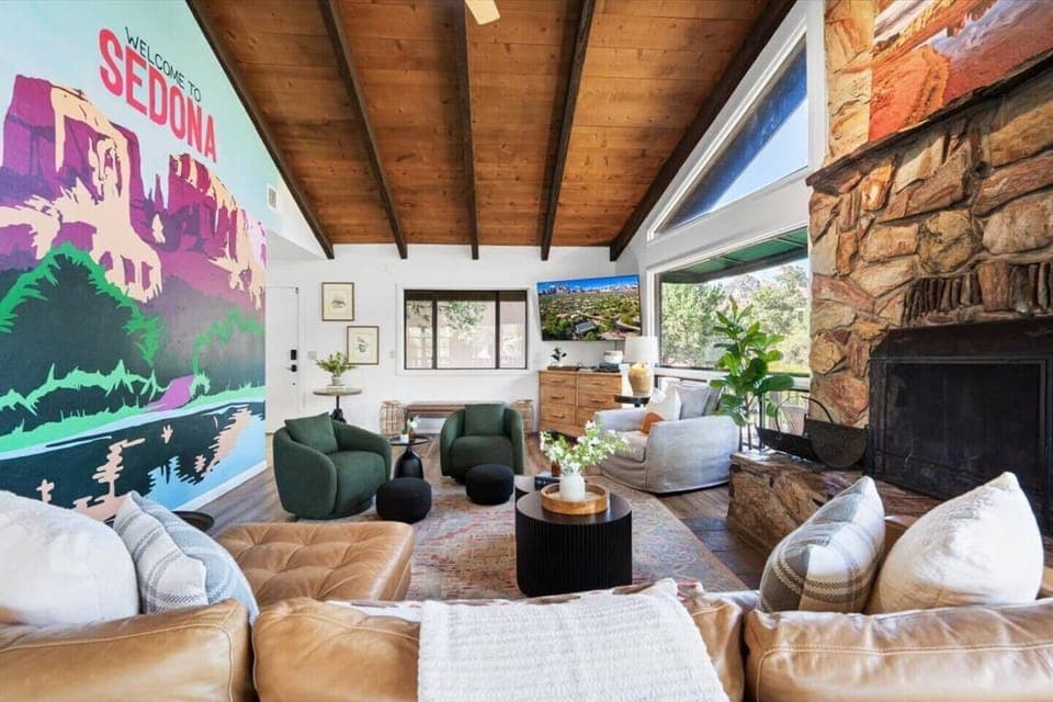 Comfortable large seating area for the whole group!  Welcome to Sedona!