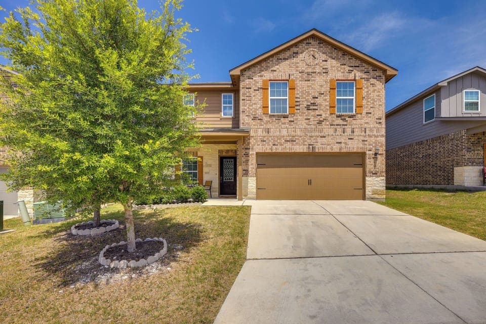 Home Exterior | Keyless Entry | Free WiFi | Community Perks