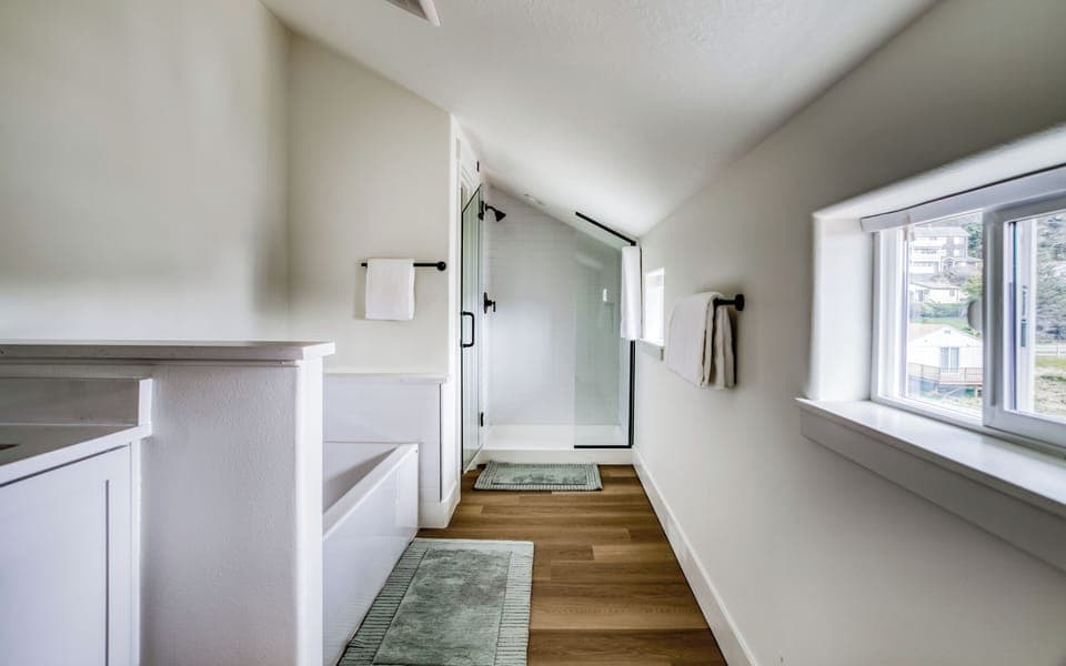 Bathroom with Bath Tub