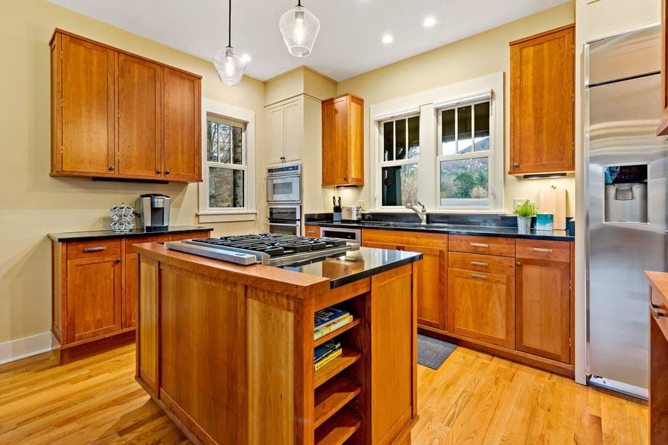 Craft delicious meals in the kitchen complete with a dishwasher and 2 coffeemakers (Keurig & Standard Drip).