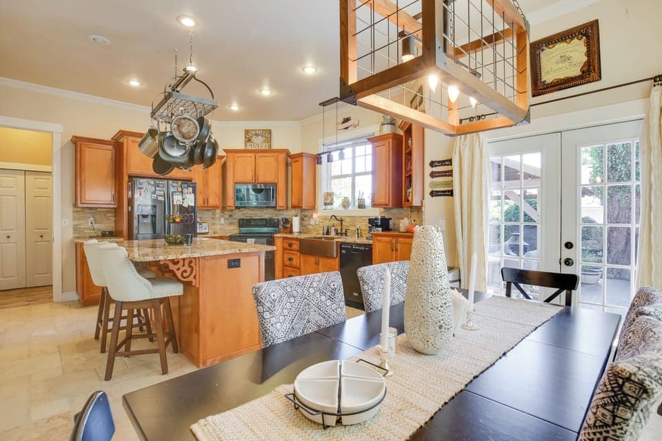 Kitchen & Dining Area | 2-Story House | In-Unit Laundry